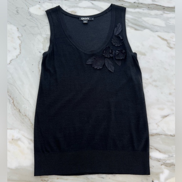 DKNY BLACK LINEN FLORAL APPLIQUÉ KNIT TOP SIZE S - Picture 10 of 16